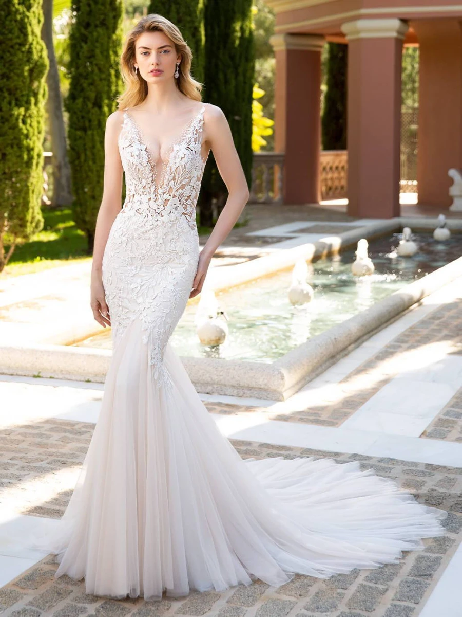 enzoani-wedding-dress-riley-riley-wedding-dress-designed-by-enzoani-coming-soon-exclusively-to-la-maison-bridal-boutique-ottawa-on-la-maison-bridal-bo