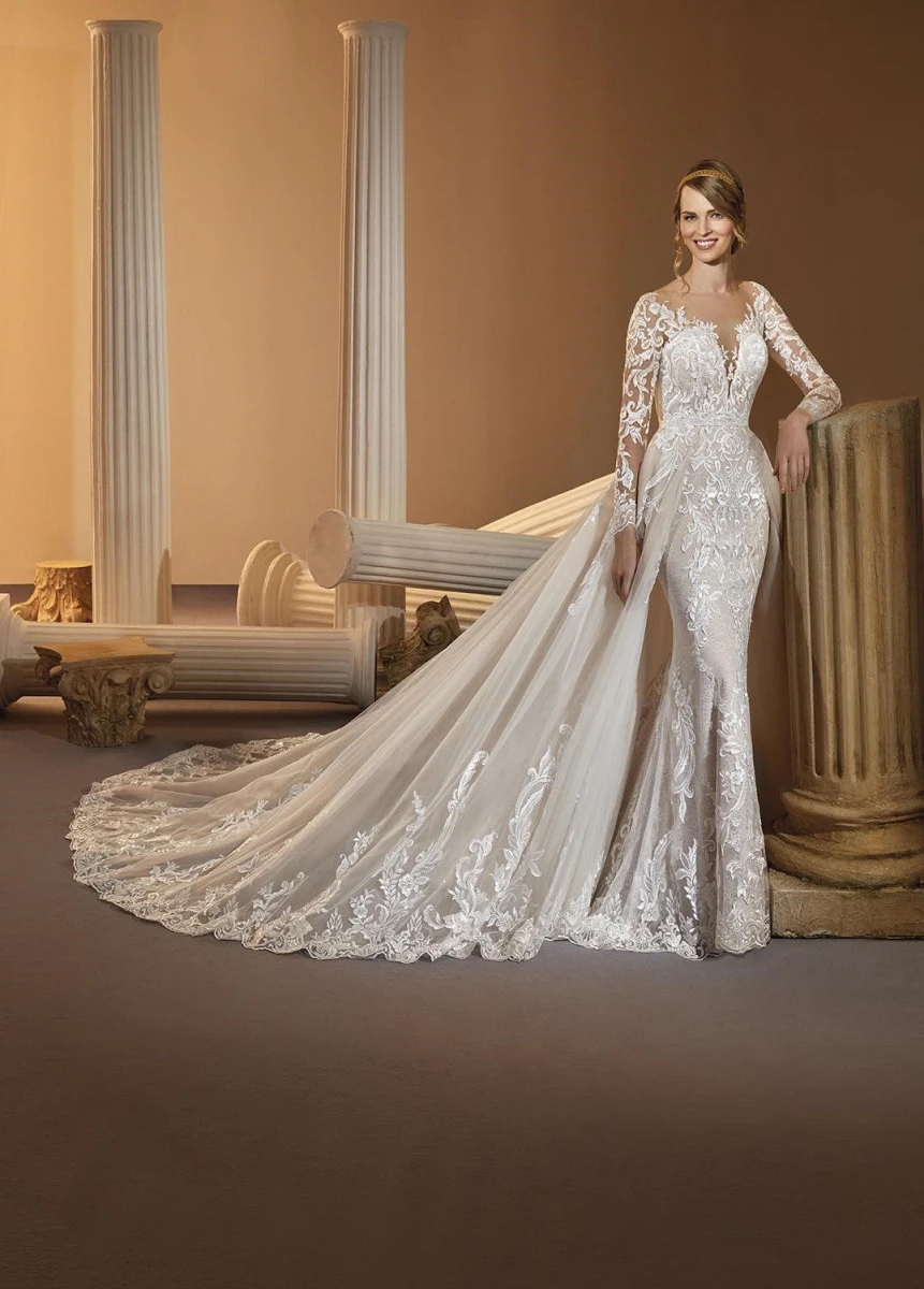 robe-dona-avec-sa-traine-1140